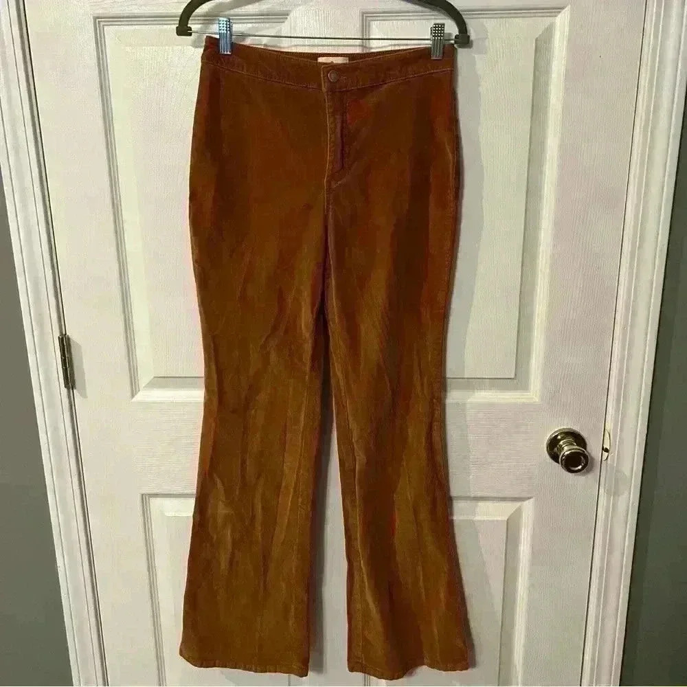 True Craft Women’s Light Brown Corduroy High Rise Flare Pants. Size 6